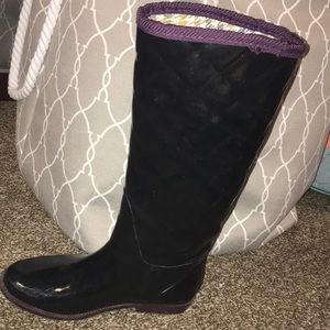 Tommy Hilfiger rain boots!